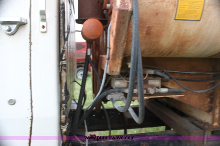 image for item H7416 1980 Ford feed mixer truck