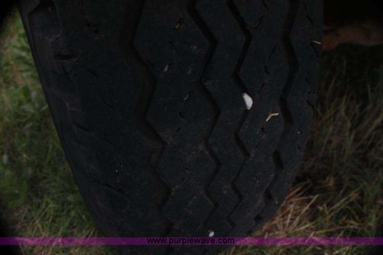 image for item H7416 1980 Ford feed mixer truck