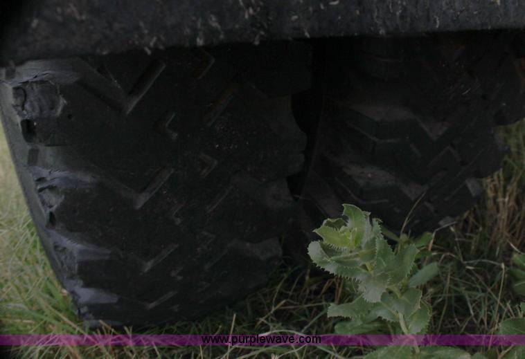 image for item H7416 1980 Ford feed mixer truck