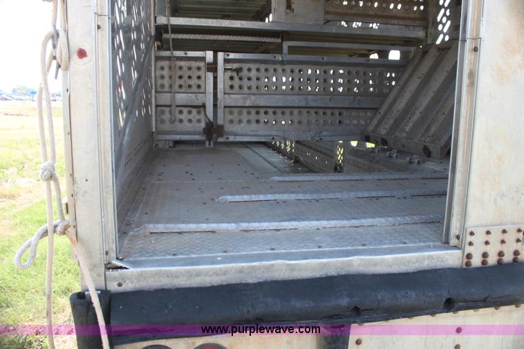 image for item H7417 1985 Wilson 53' aluminum cattle pot trailer