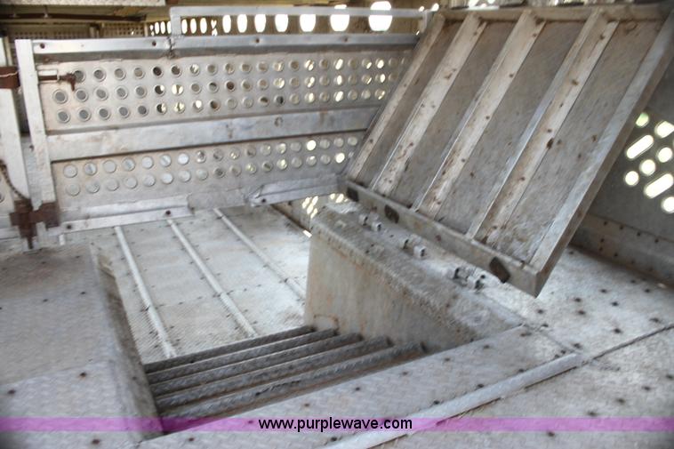 image for item H7417 1985 Wilson 53' aluminum cattle pot trailer