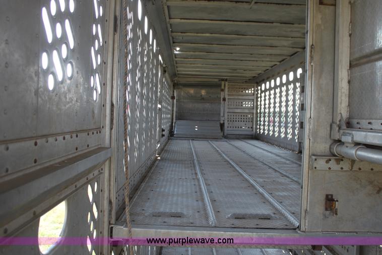 image for item H7417 1985 Wilson 53' aluminum cattle pot trailer