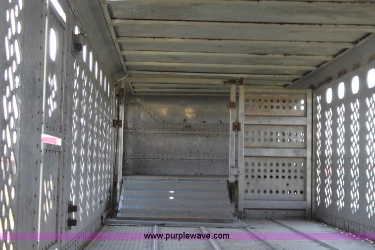 image for item H7417 1985 Wilson 53' aluminum cattle pot trailer