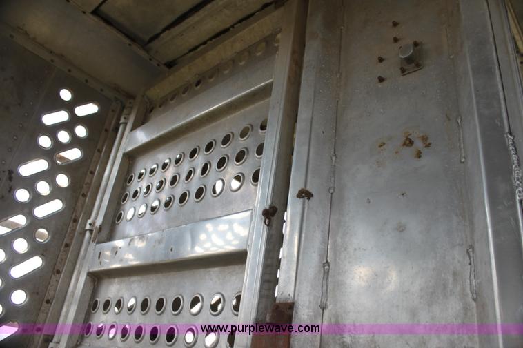 image for item H7417 1985 Wilson 53' aluminum cattle pot trailer