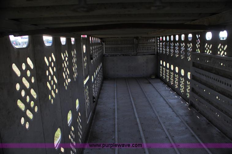 image for item H7417 1985 Wilson 53' aluminum cattle pot trailer