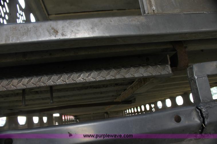 image for item H7417 1985 Wilson 53' aluminum cattle pot trailer