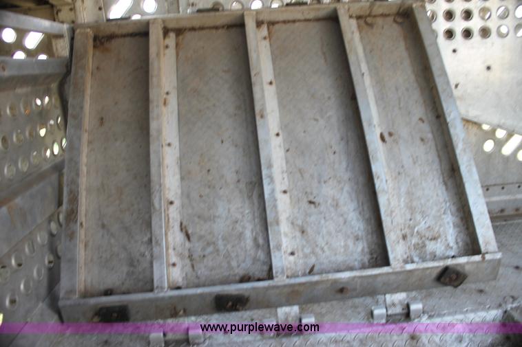 image for item H7417 1985 Wilson 53' aluminum cattle pot trailer