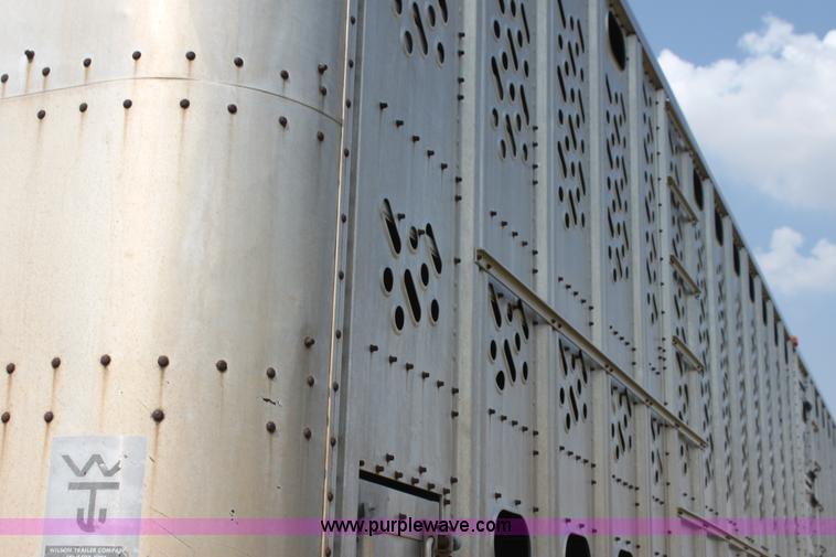 image for item H7417 1985 Wilson 53' aluminum cattle pot trailer