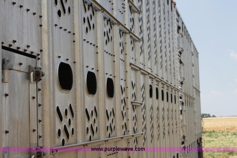 image for item H7417 1985 Wilson 53' aluminum cattle pot trailer