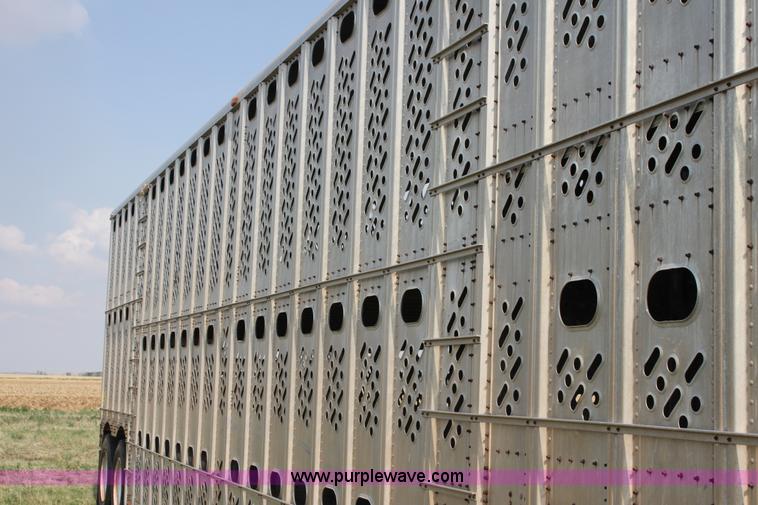 image for item H7417 1985 Wilson 53' aluminum cattle pot trailer