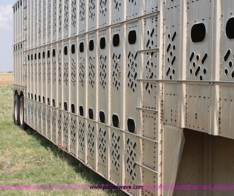 image for item H7417 1985 Wilson 53' aluminum cattle pot trailer