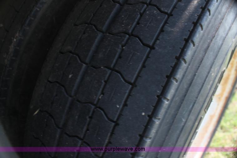 image for item H7417 1985 Wilson 53' aluminum cattle pot trailer