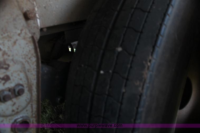 image for item H7417 1985 Wilson 53' aluminum cattle pot trailer