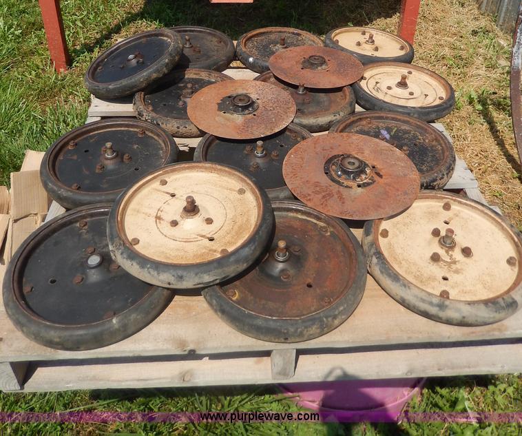 image for item I4336 Great Plains Solid Stand 13 drill