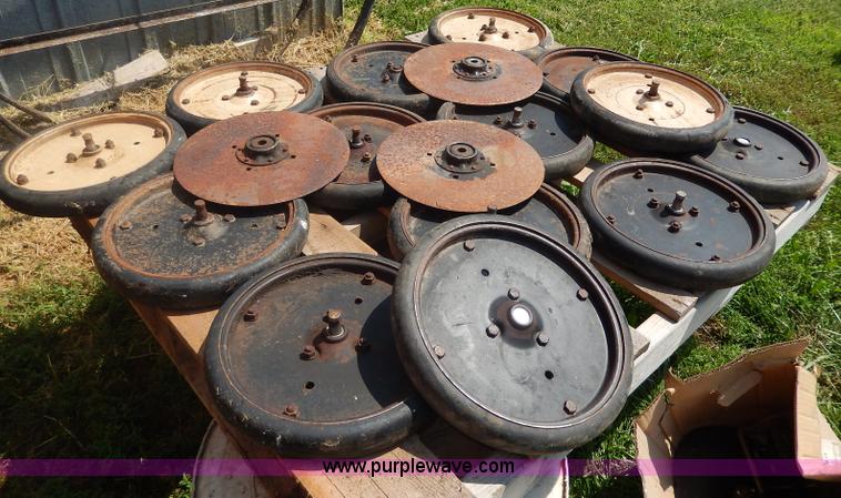 image for item I4336 Great Plains Solid Stand 13 drill