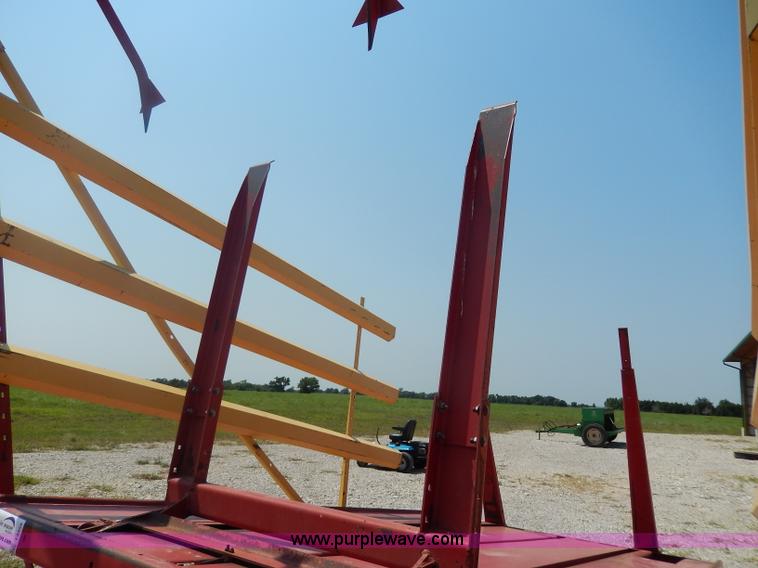 image for item I4355 New Holland 1002 Stackliner bale wagon