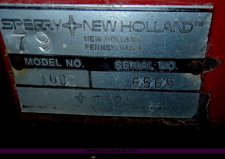 image for item I4355 New Holland 1002 Stackliner bale wagon