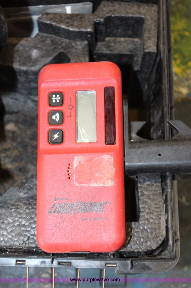 image for item AU9022 Apache horizon rotary laser with receiver