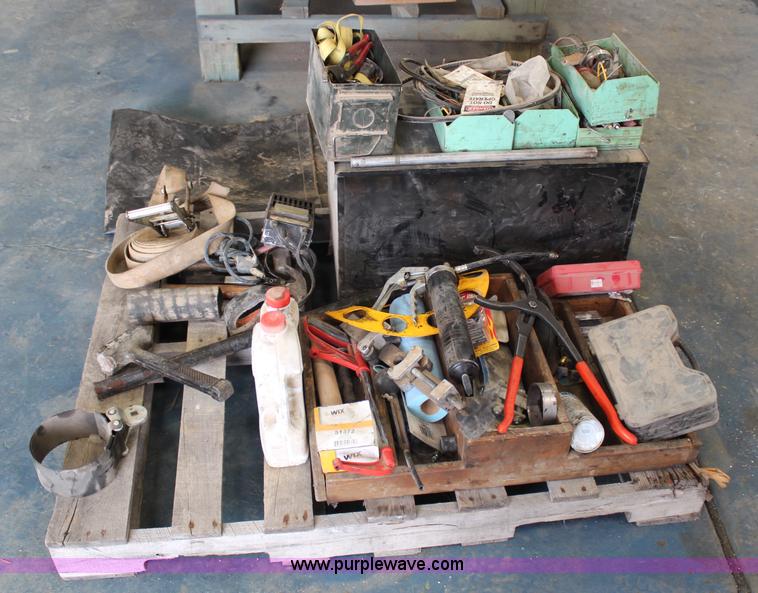 image for item AU9044 Craftsman four drawer toolbox