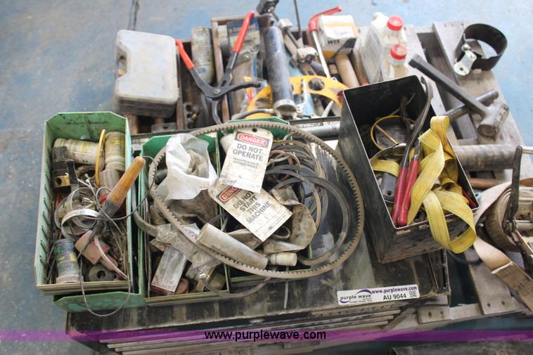 image for item AU9044 Craftsman four drawer toolbox