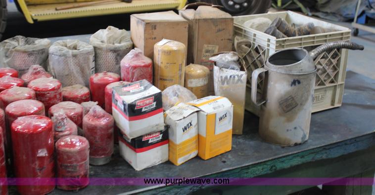 image for item AU9045 (14) oil sample containers