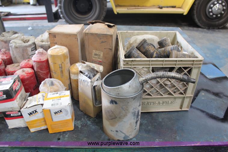 image for item AU9045 (14) oil sample containers