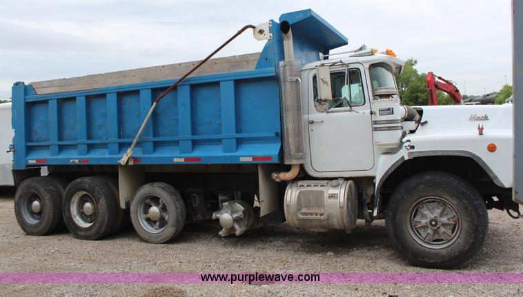 image for item H6509 1992 Mack RD688S quad axle dump truck
