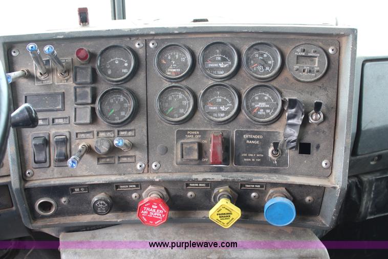 image for item H6509 1992 Mack RD688S quad axle dump truck