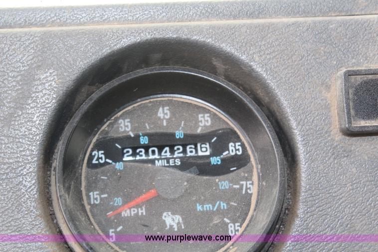 image for item H6509 1992 Mack RD688S quad axle dump truck