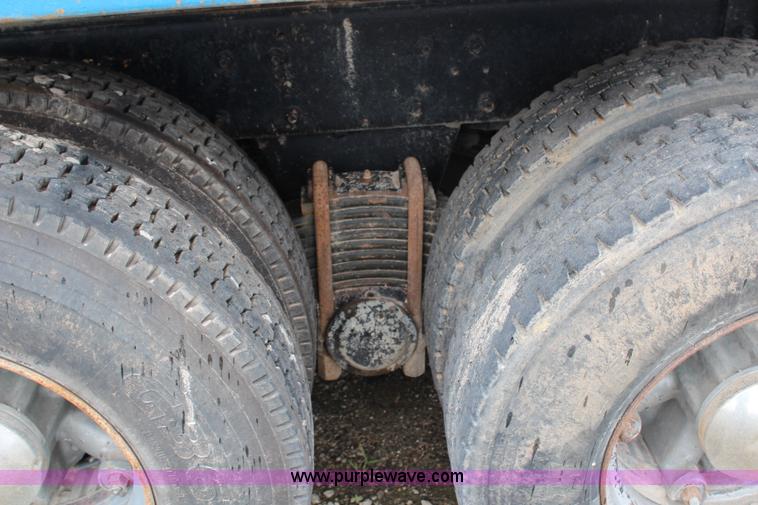 image for item H6509 1992 Mack RD688S quad axle dump truck