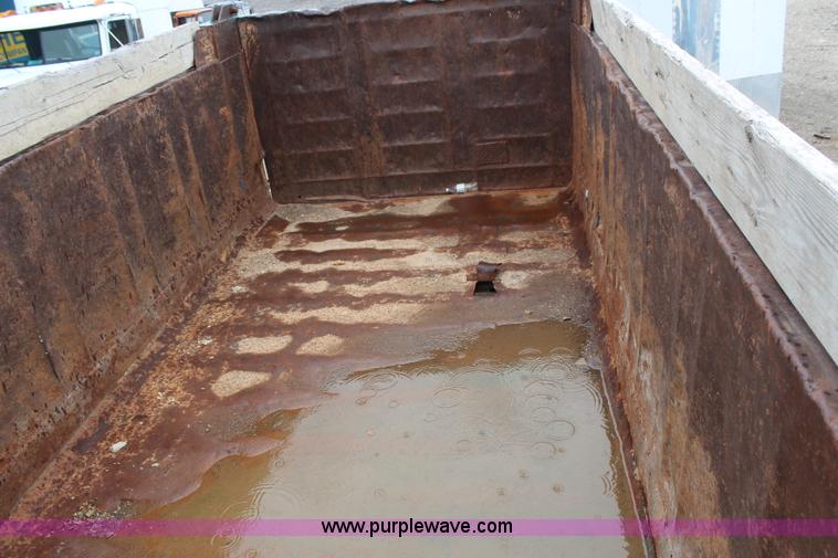 image for item H6509 1992 Mack RD688S quad axle dump truck