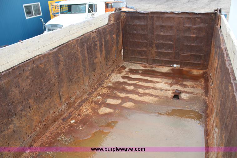 image for item H6509 1992 Mack RD688S quad axle dump truck