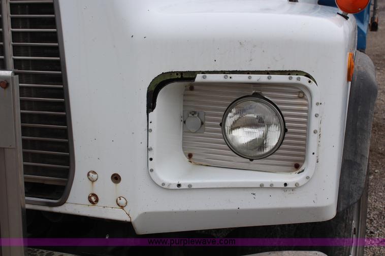 image for item H6509 1992 Mack RD688S quad axle dump truck