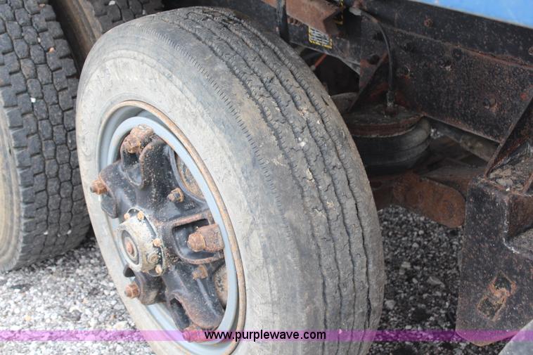 image for item H6511 1994 Mack RD688S quad axle dump truck