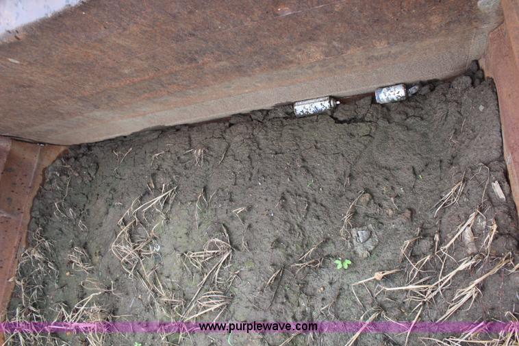 image for item H6511 1994 Mack RD688S quad axle dump truck