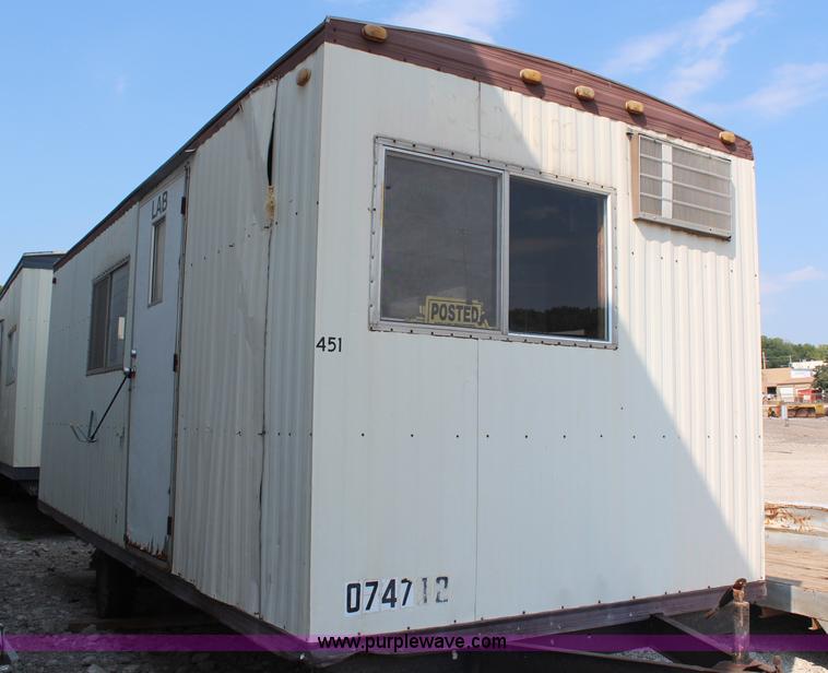 image for item H6638 1988 20' office trailer
