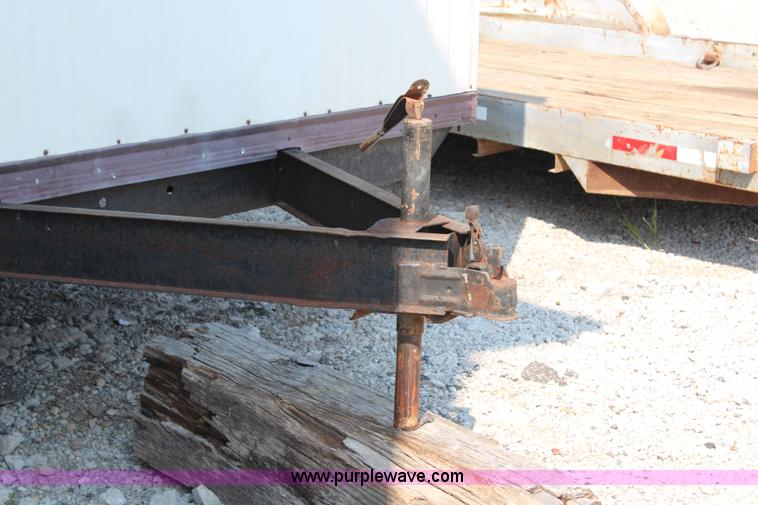 image for item H6638 1988 20' office trailer