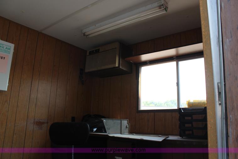 image for item H6638 1988 20' office trailer