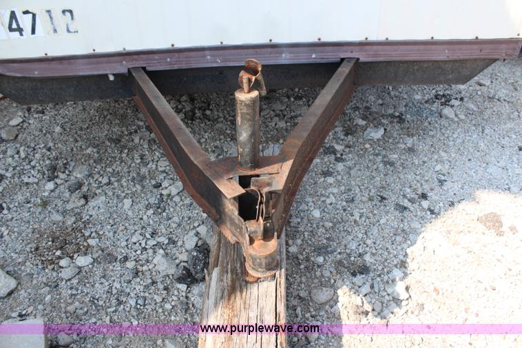 image for item H6638 1988 20' office trailer