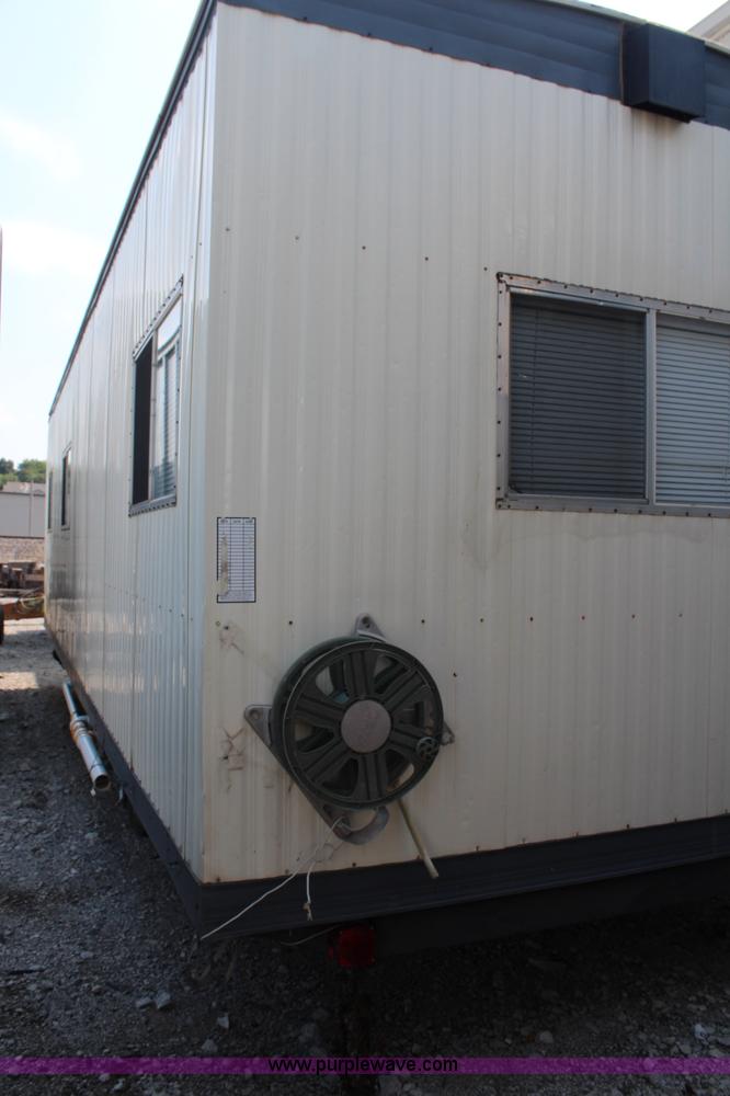 image for item H6639 2000 32' office trailer