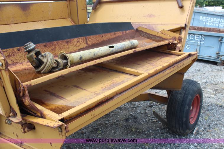 image for item H6705 Haybuster 256 Plus II bale processor