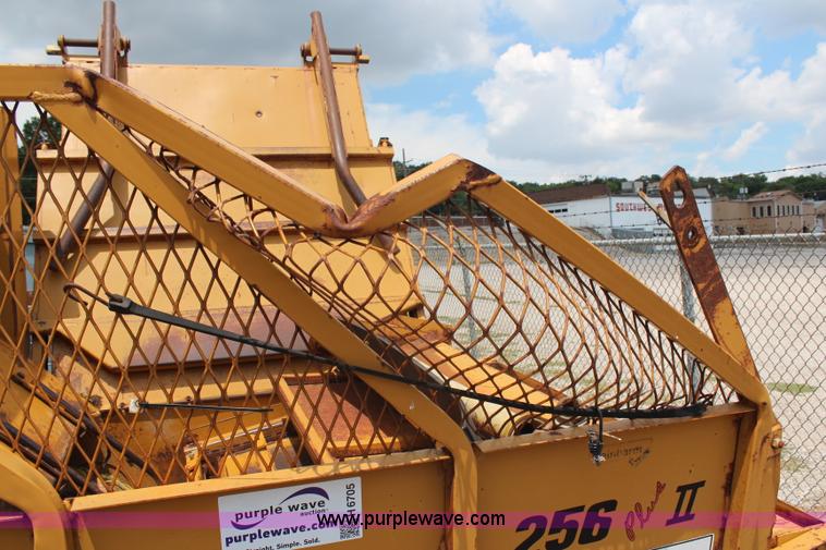 image for item H6705 Haybuster 256 Plus II bale processor