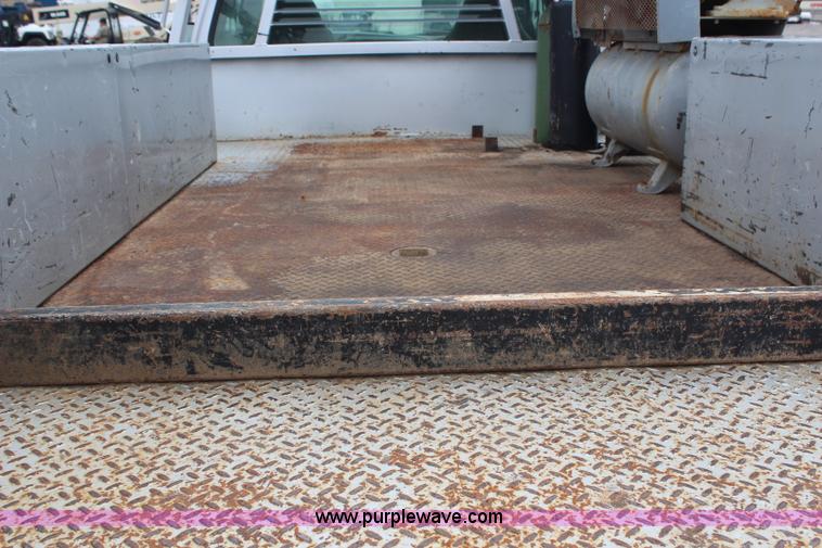 image for item H6709 2000 Ford F350 XLT service truck