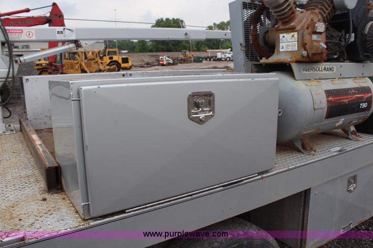 image for item H6709 2000 Ford F350 XLT service truck