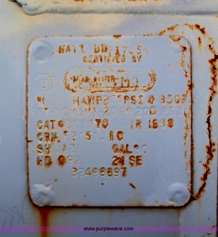 image for item H6709 2000 Ford F350 XLT service truck