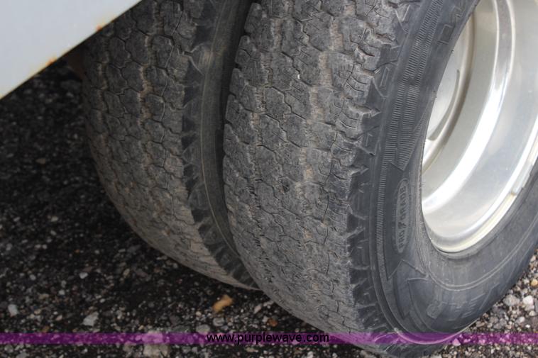 image for item H6709 2000 Ford F350 XLT service truck