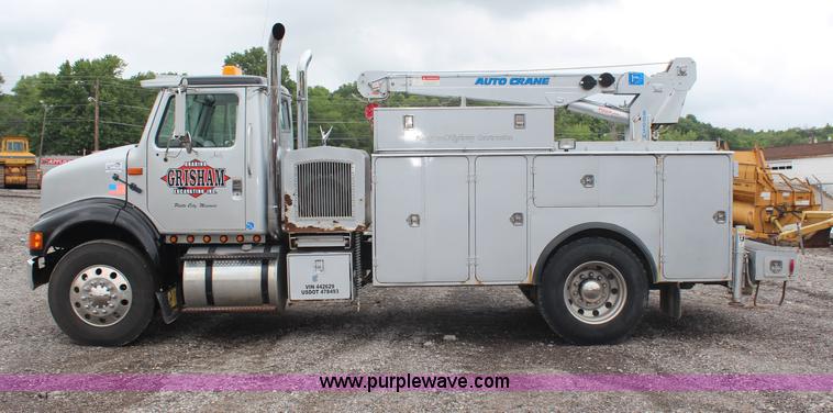image for item H6710 1997 International 8100 service truck