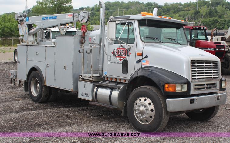 image for item H6710 1997 International 8100 service truck