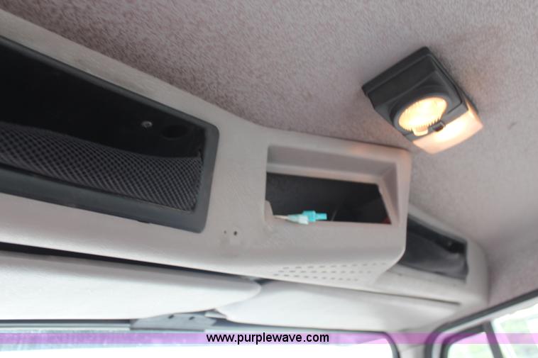 image for item H6710 1997 International 8100 service truck