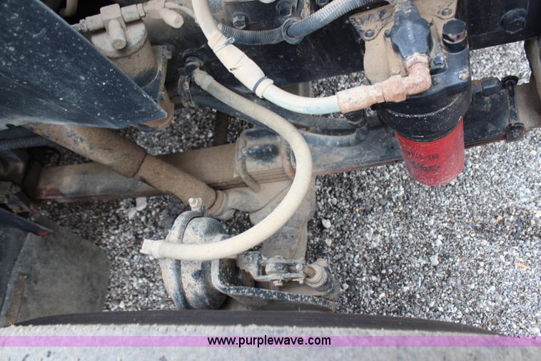 image for item H6710 1997 International 8100 service truck